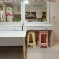 میز برای سالن و آرایشگاه