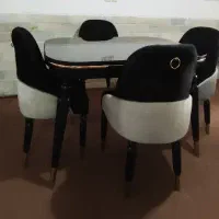 ناهارخوری ۴نفره به همراه مبلمان جداهم فروخته میشود