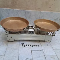 سنگ  ترازو کفه برنجی|کلکسیون اشیاء عتیقه|قم, زاد|دیوار