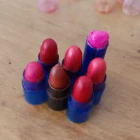 تعدادی لوازم آرایش