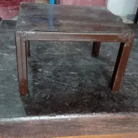 چهارپایه فلزی کوچک