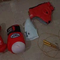 دستکش بوکس  همراه کاپ و کلاه و طناب حرفه ای