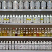 پخش بدون واسطه عطر و اسانس و ظروف اسپری کلی و جزیی