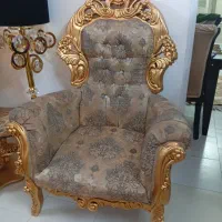 مبلمان سلطنتی با میز نهاررخوری و دکور برنجی