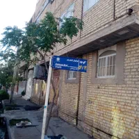 فروش آپارتمان ۱۳۰ متر ۲ خواب طبقه ۲ در شهرک مهرگان