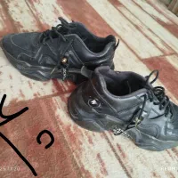 کفش|کیف، کفش، کمربند|خوی, |دیوار