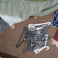 چوب لباسی پلاستیکی|بندرخت و رخت‌آویز|تهران, شهید رجایی|دیوار