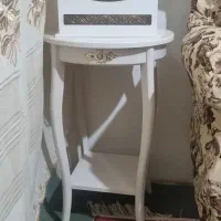 جای دستمال دستمال کاغذی و سطل اشغال و میز تلفن