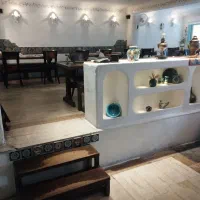 ویتر خانم یا اقا تمام وقت|استخدام خدمات فروشگاه و رستوران|تهران, امانیه|دیوار