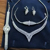 سرویس نقره همراه با ساعت نقره کارت گارانتی دارد|بدلیجات|تهران, اقدسیه|دیوار