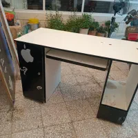 میزکامپیوتر کاملا تمیز