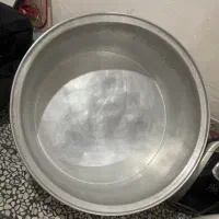 یک عدد قابلمه بزرگ|ظروف پخت‌وپز|کرمان, |دیوار