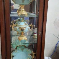 ویترین مینیمال ساده و شیک تمیز تمیز