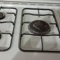 اجاق گاز در حد نو تر و تمیز