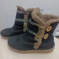 پوت|کیف، کفش، کمربند|میانه, |دیوار