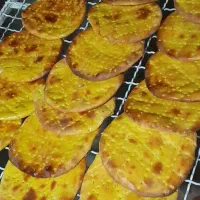 کارگر در گرده پزی بشیر اباد
