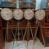 ساعت سه پایه تمام فلز