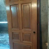 درب چوبی و اشکاف