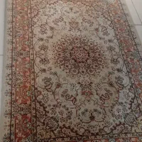 فرش زمینه کرمی با حاشیه گلبهی ظریف و شیک