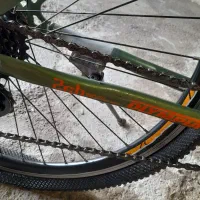 دوچرخه|دوچرخه، اسکیت، اسکوتر|میانه, |دیوار