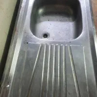 کابینت آهنی و سینک استیل