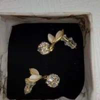 گوشواره پروانه ای نگینی