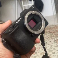دوربین سونی A6400 با لنز کیت بسیار تمیز