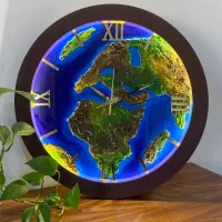 ساعت طرح کره زمین