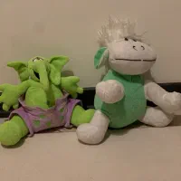 دوعدد عروسک