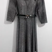 چندعدد لباس زنانه|لباس|زاینده رود, |دیوار