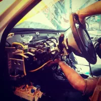 خدمات برق خودرو بصورت ثابت و سیار بصورت شبانه روزی