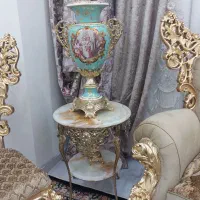 میز‌کنار‌سالنی‌برنزی