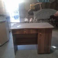 میز تحریر،اداری MDF تمیز، دارای کشو و کمد قفل‌دار