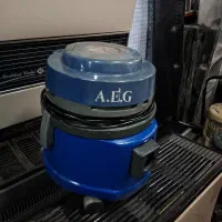 جاروبرقی آب وخاک