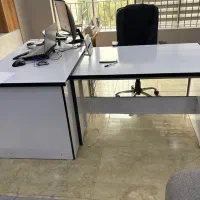 میز و صندلی اداری و دکور اماده