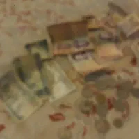 تعدادی اسکناس