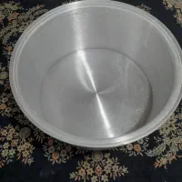 یک عدد دیگ بزرگ|ظروف پخت‌وپز|مسجد سلیمان, |دیوار