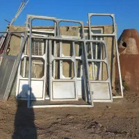 تعدادی درب و پنجره