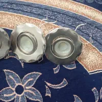 سه عدد لامپ هالوژن