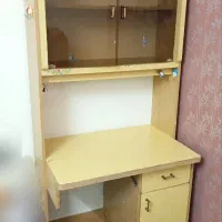 کتابخانه ی کمد دار همراه میز تحریر