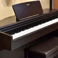 پیانو یاماها در حد نو