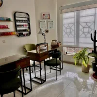 اجاره-میز-ناخن