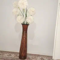 گلدان بلند با گل