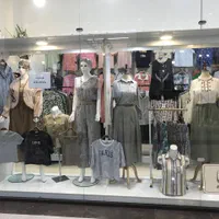 فروشنده خانم