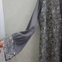 مانتوژاکاردخاص|لباس|قم, بنیاد|دیوار