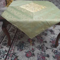 روی میزی پارچیی وچرم