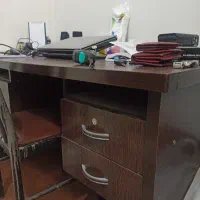 میز و صندلی و کمد روی هم