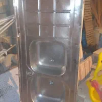 یک عدد سینک روکار، و یک تاب تاب