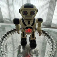 ربات جنگنده فضایی تیر پرتاب کن