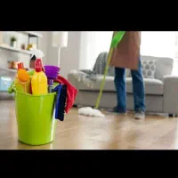 به یه خانم جهت نظافت